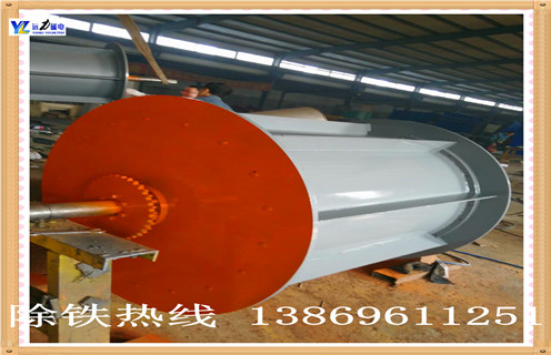 全磁　遠(yuǎn)力磁電生產(chǎn)的全磁滾筒通常安裝在輸送帶端頭上，使用環(huán)境更適用于大批量的礦石，谷物，沙子，砂礫，塑料，木材，碎玻璃，廢料等干性物料中的跟大含量的鐵屑，鐵片，鐵塊或者其他鐵磁性物料自動(dòng)分離。